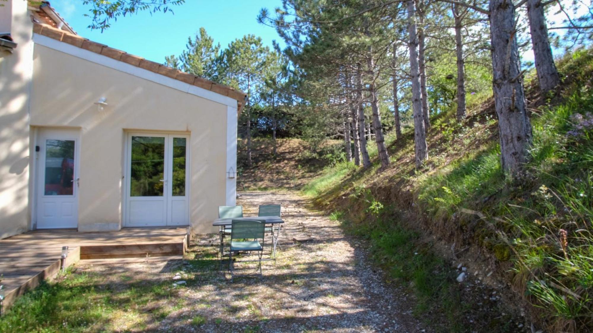 Gite Lechappee Bleue Dromoise - La Chambre Aouste-sur-Sye Exterior photo